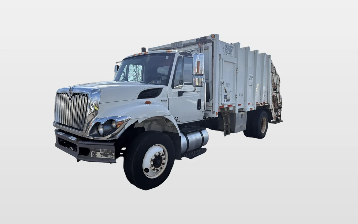 2008 International - image 1