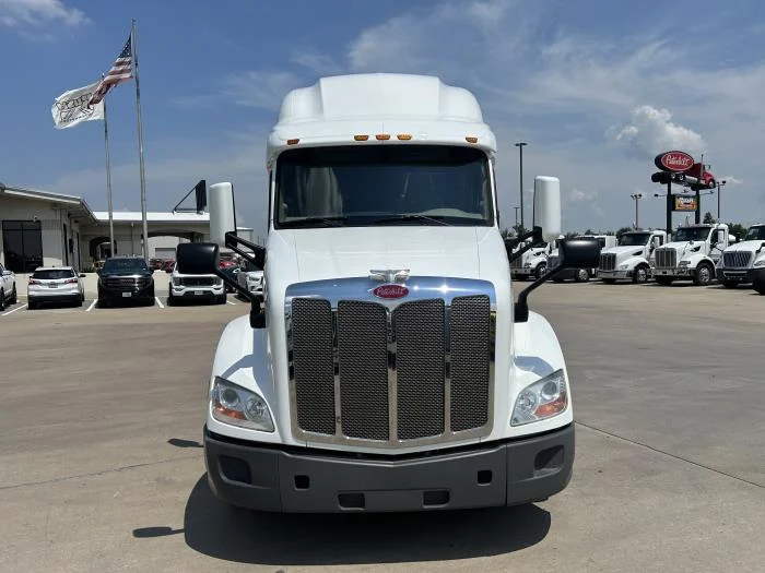 2021 Peterbilt 579 - image 9