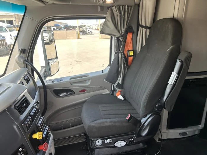 2021 Peterbilt 579 - image 26