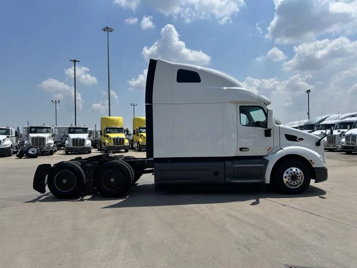 2021 Peterbilt 579 - image 7