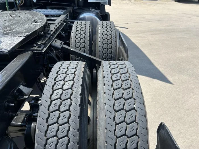 2021 Peterbilt 579 - image 12