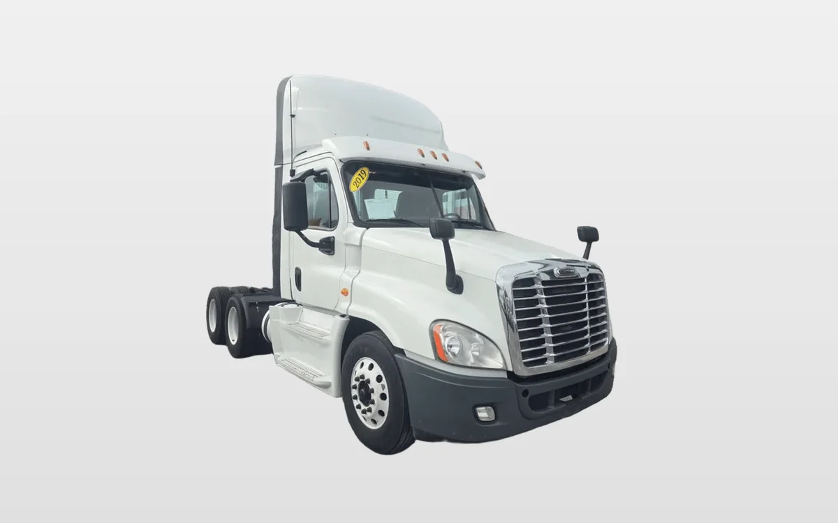 2019 Freightliner - image 1