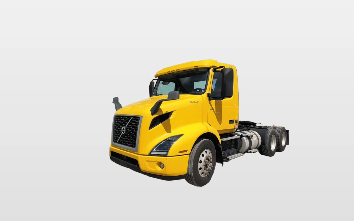 2020 Volvo - image 1