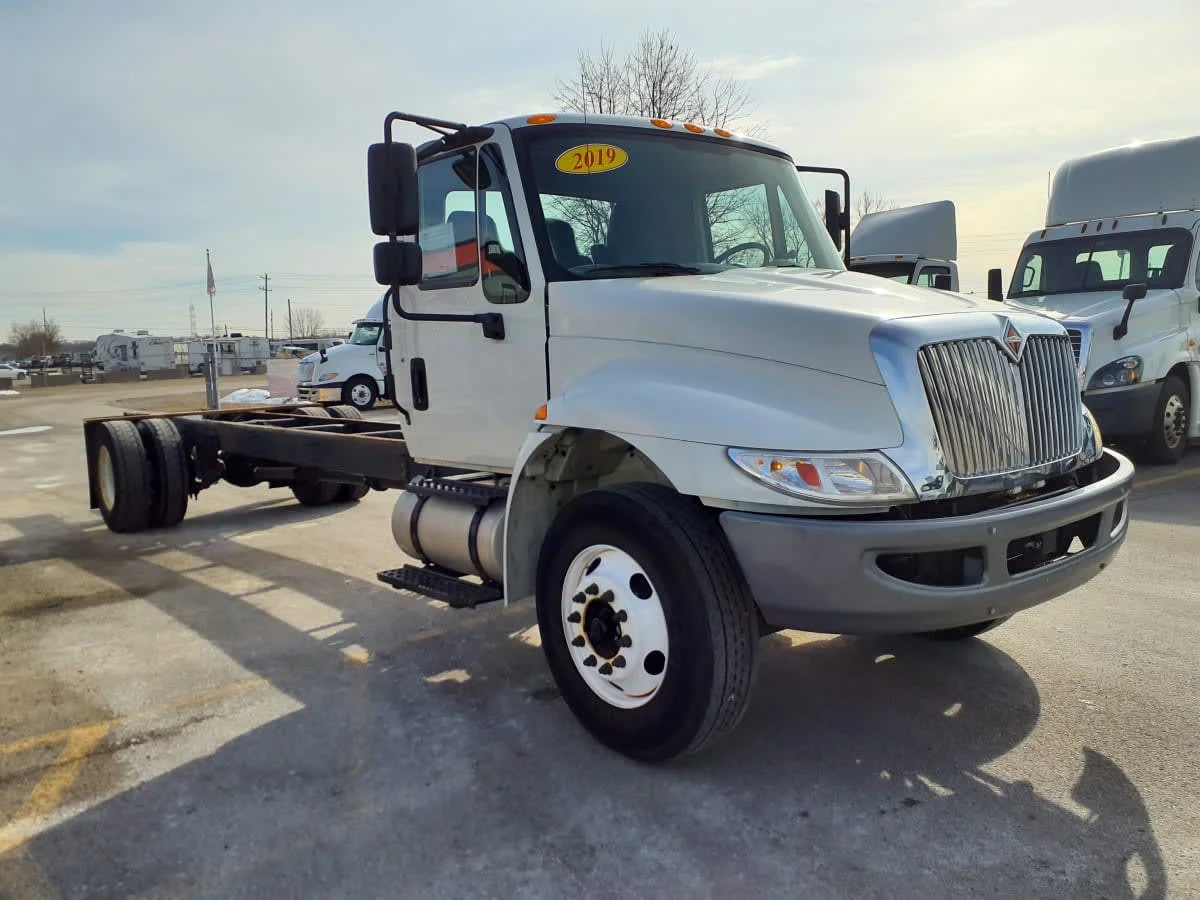 2019 International 4300 in Clarksville, IN — photo 3