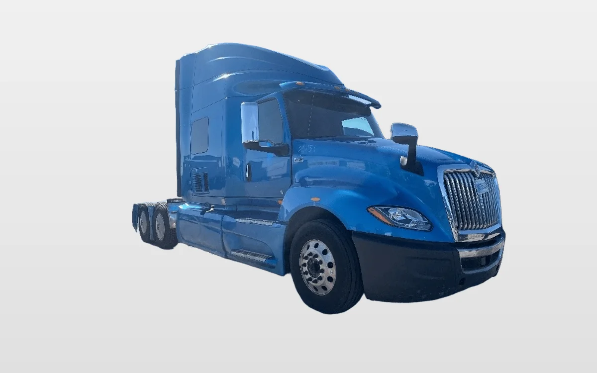 2020 International LT - image 1