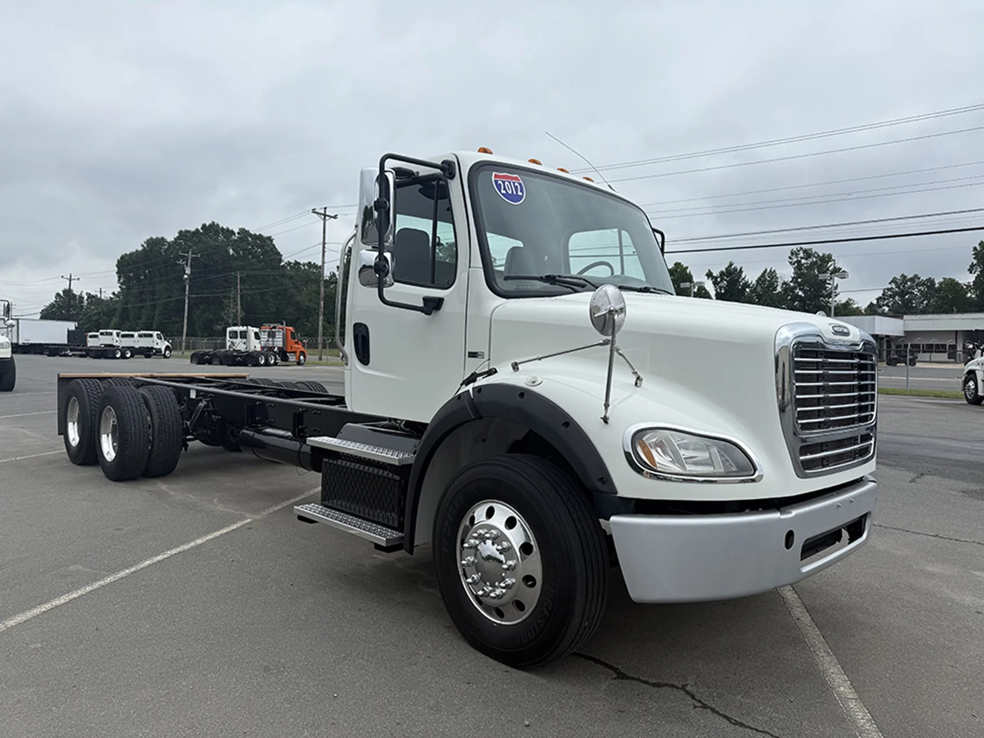 2012 Freightliner M2 112 - image 2