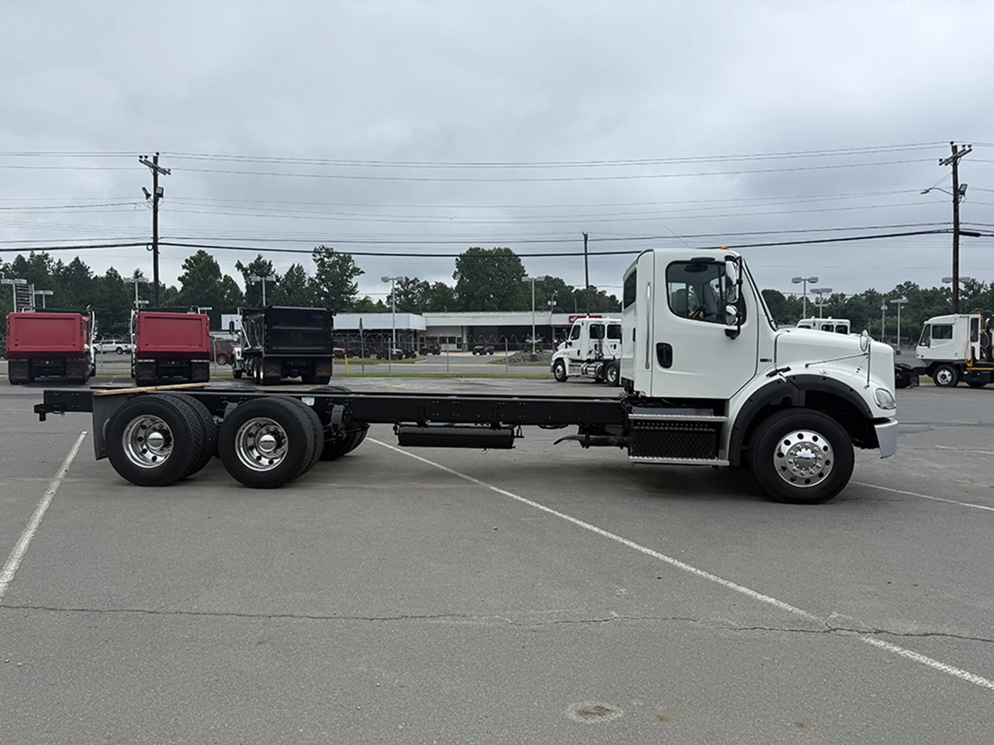 2012 Freightliner M2 112 - image 3