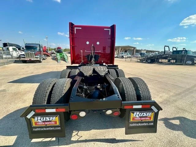 2022 Peterbilt 579 - image 9