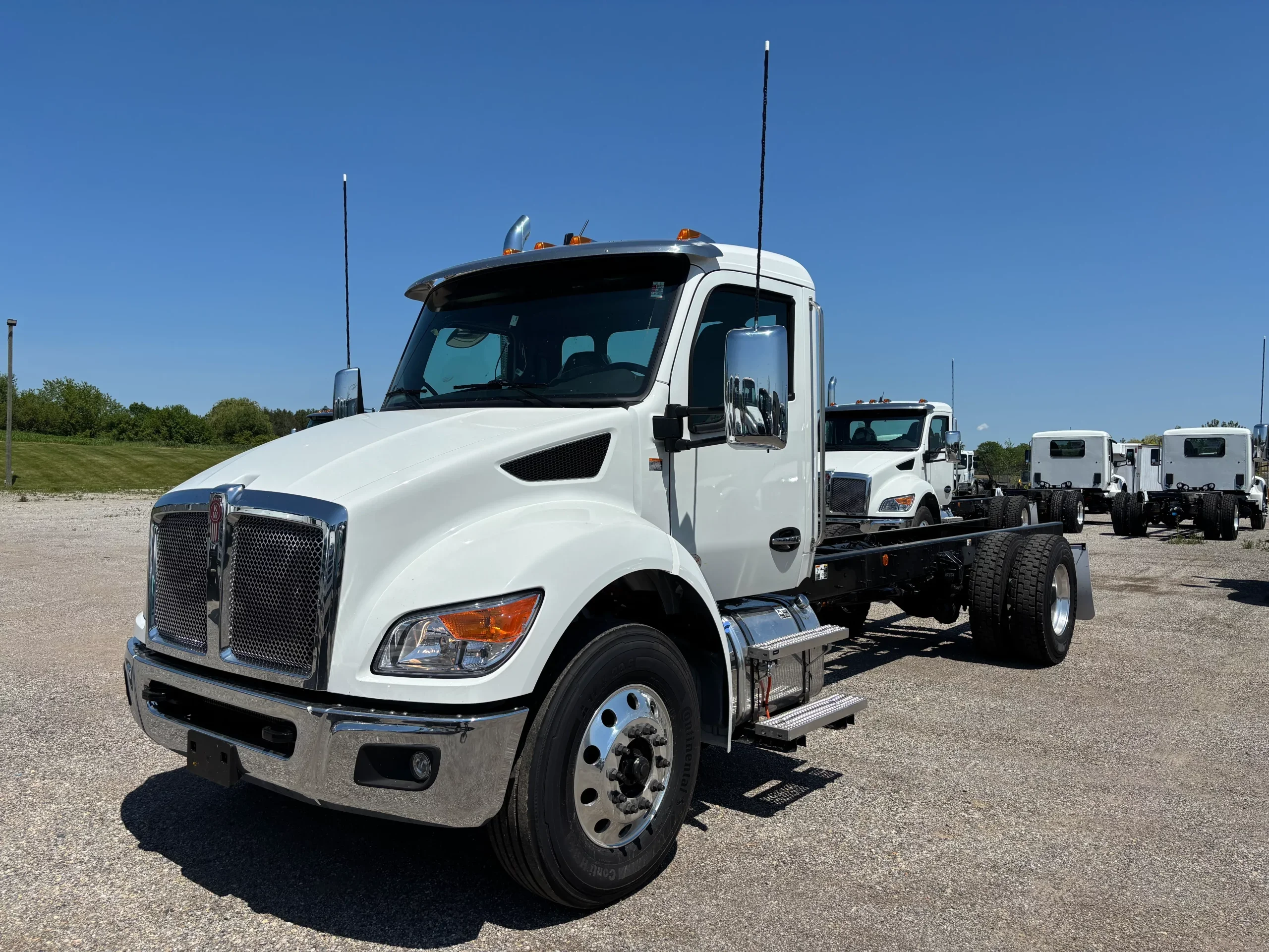 2027 Kenworth T280 — photo 3