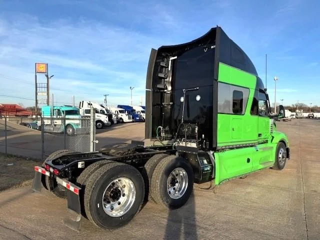 2022 Peterbilt 579 - image 7