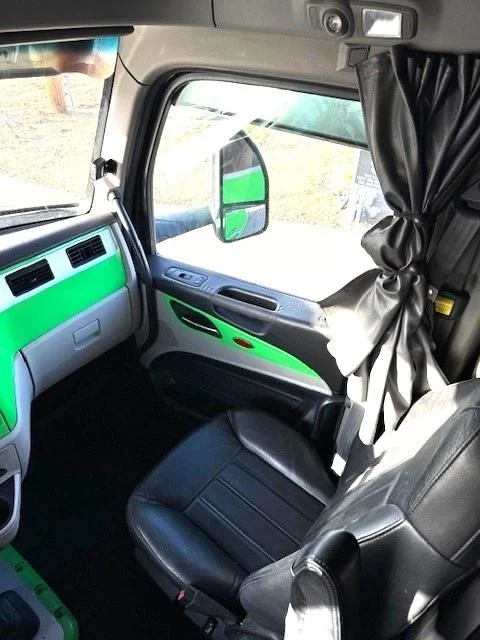 2022 Peterbilt 579 - image 15
