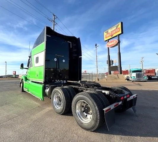 2022 Peterbilt 579 - image 6