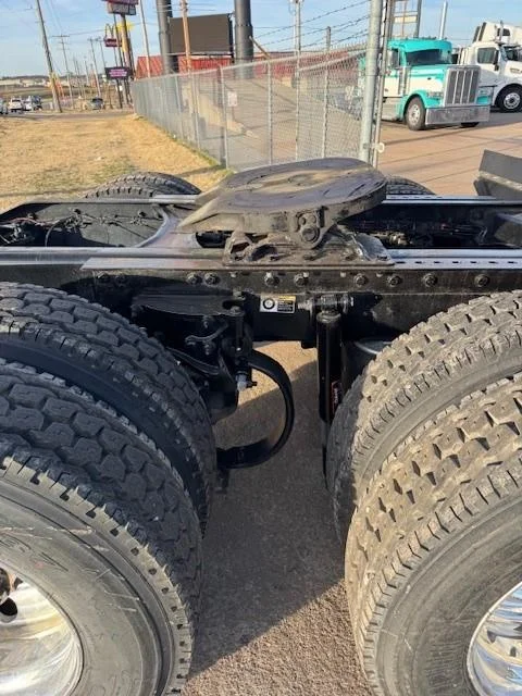 2022 Peterbilt 579 - image 11