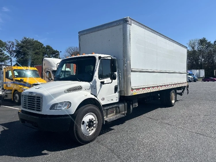 2020 Freightliner M2 106 - image 3
