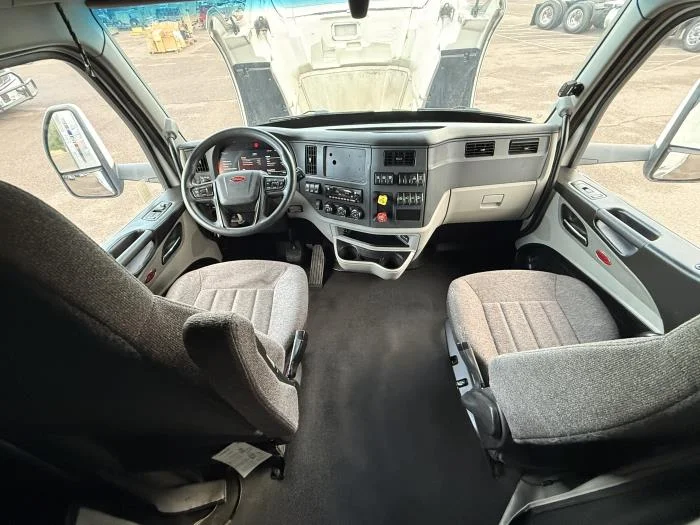 2024 Peterbilt 579 — photo 16