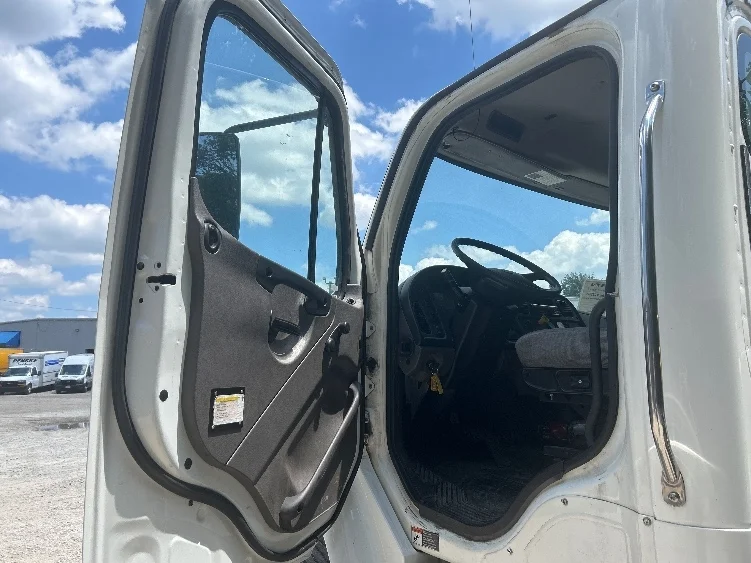 2019 Freightliner eM2 in Moberly, MO — photo 9