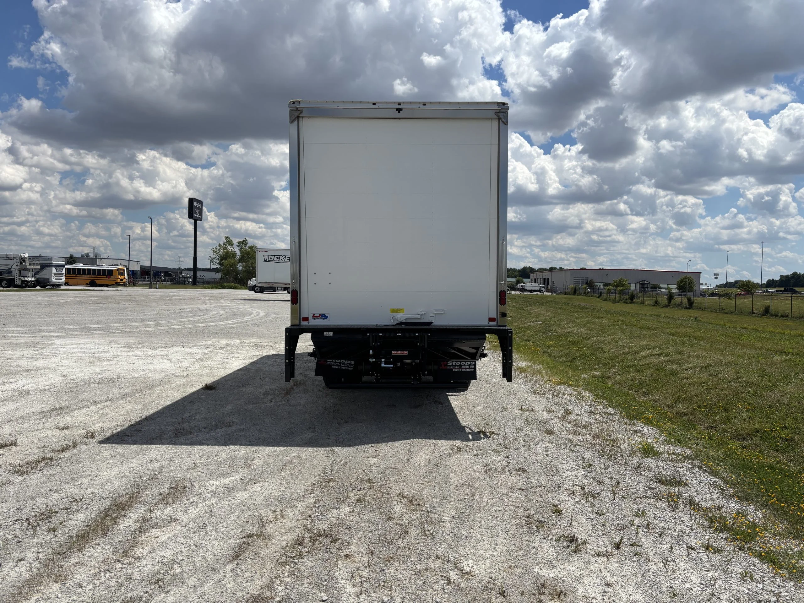 2027 Freightliner M2 106 in Fort Wayne, IN — photo 6