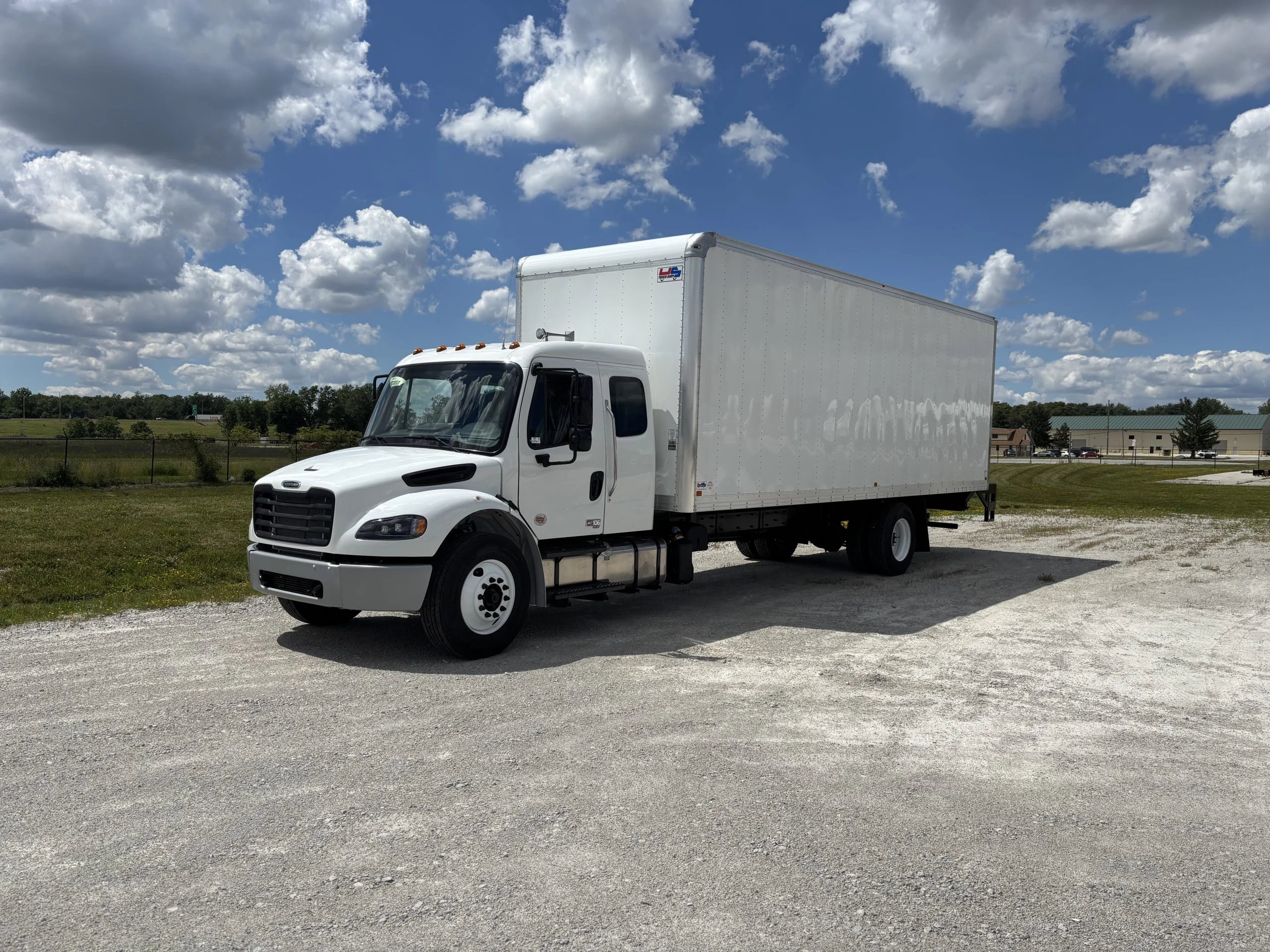 2027 Freightliner M2 106 in Fort Wayne, IN — photo 4