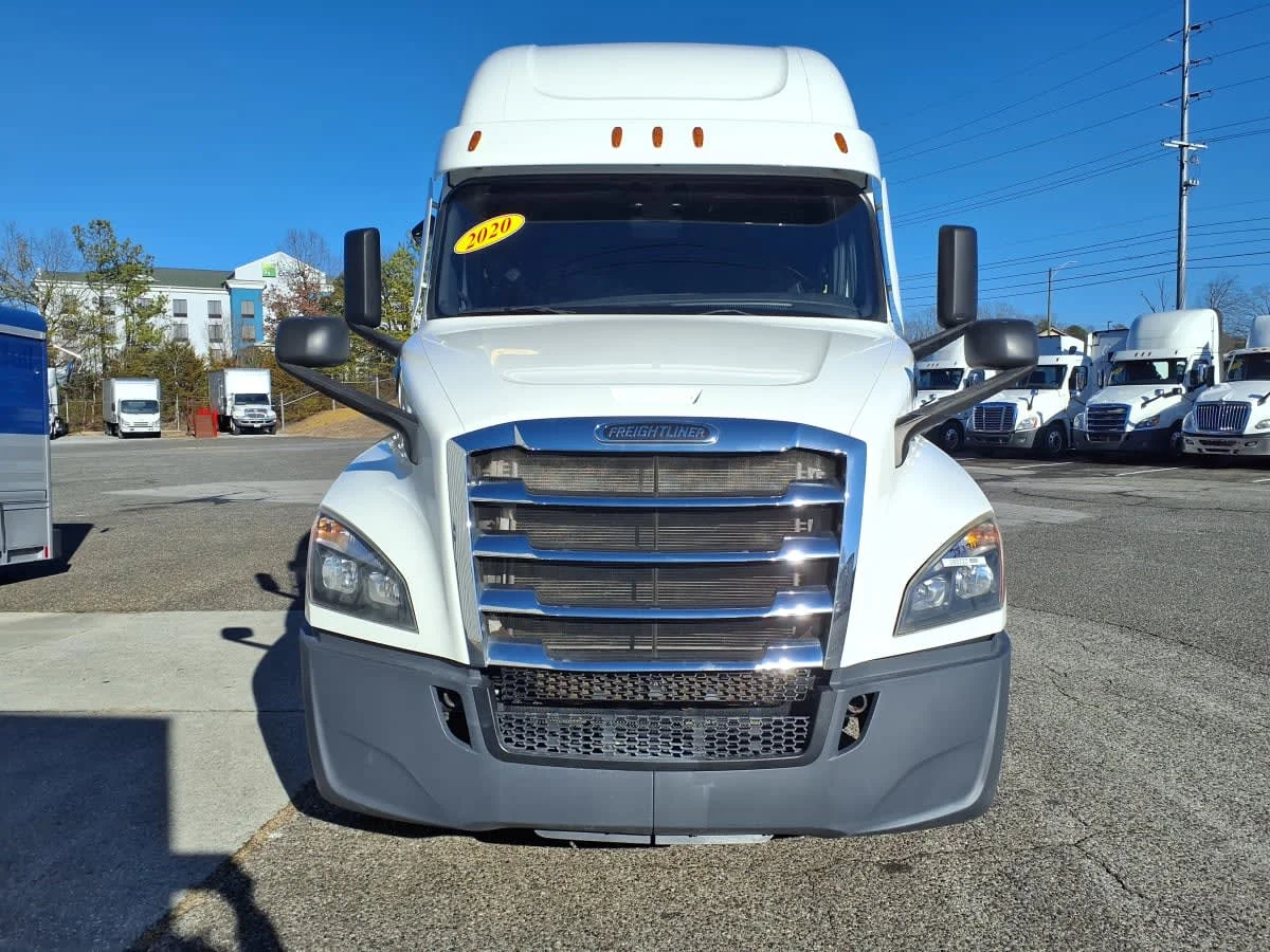 2020 Freightliner Cascadia - image 2