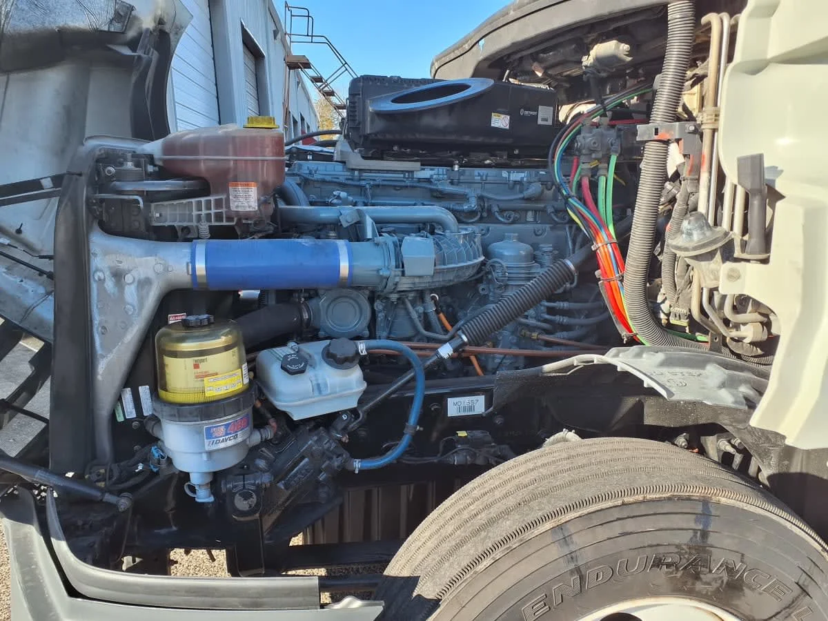 2020 Freightliner Cascadia - image 9