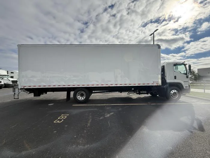 2025 Isuzu FTR - image 4