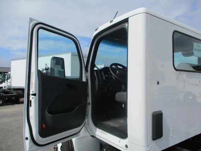 2025 Peterbilt 536 - image 12