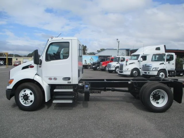 2025 Peterbilt 536 - image 3