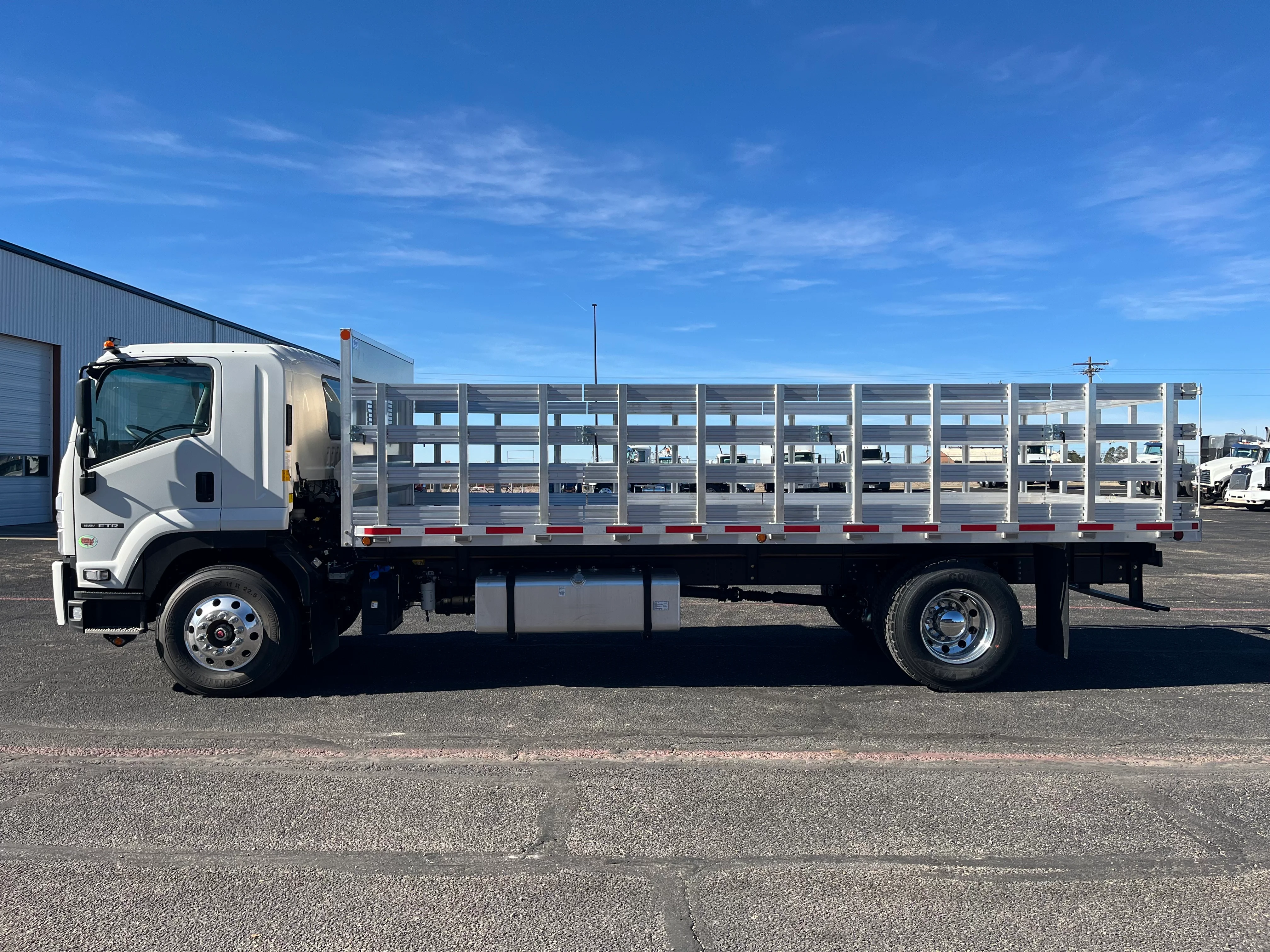 2025 Isuzu FTR in Amarillo, TX — photo 3