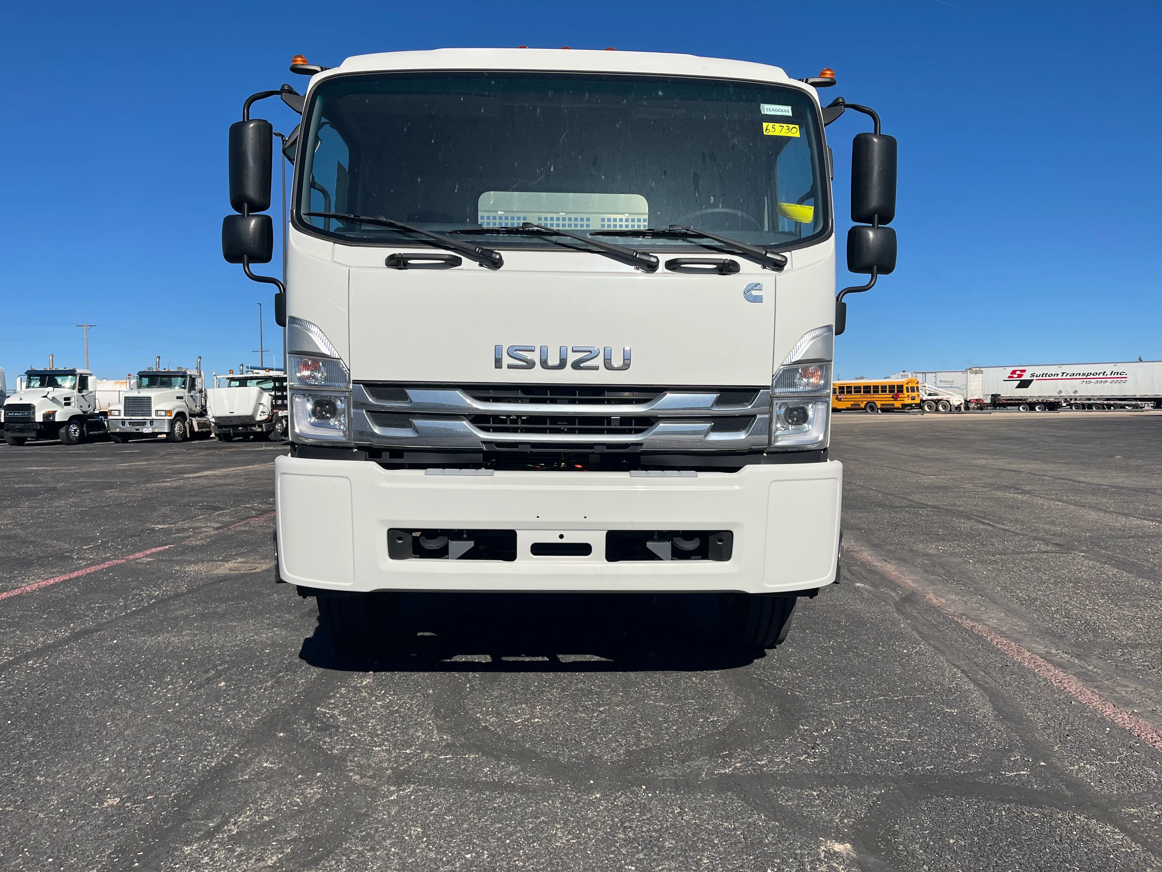 2025 Isuzu FTR in Amarillo, TX — photo 2