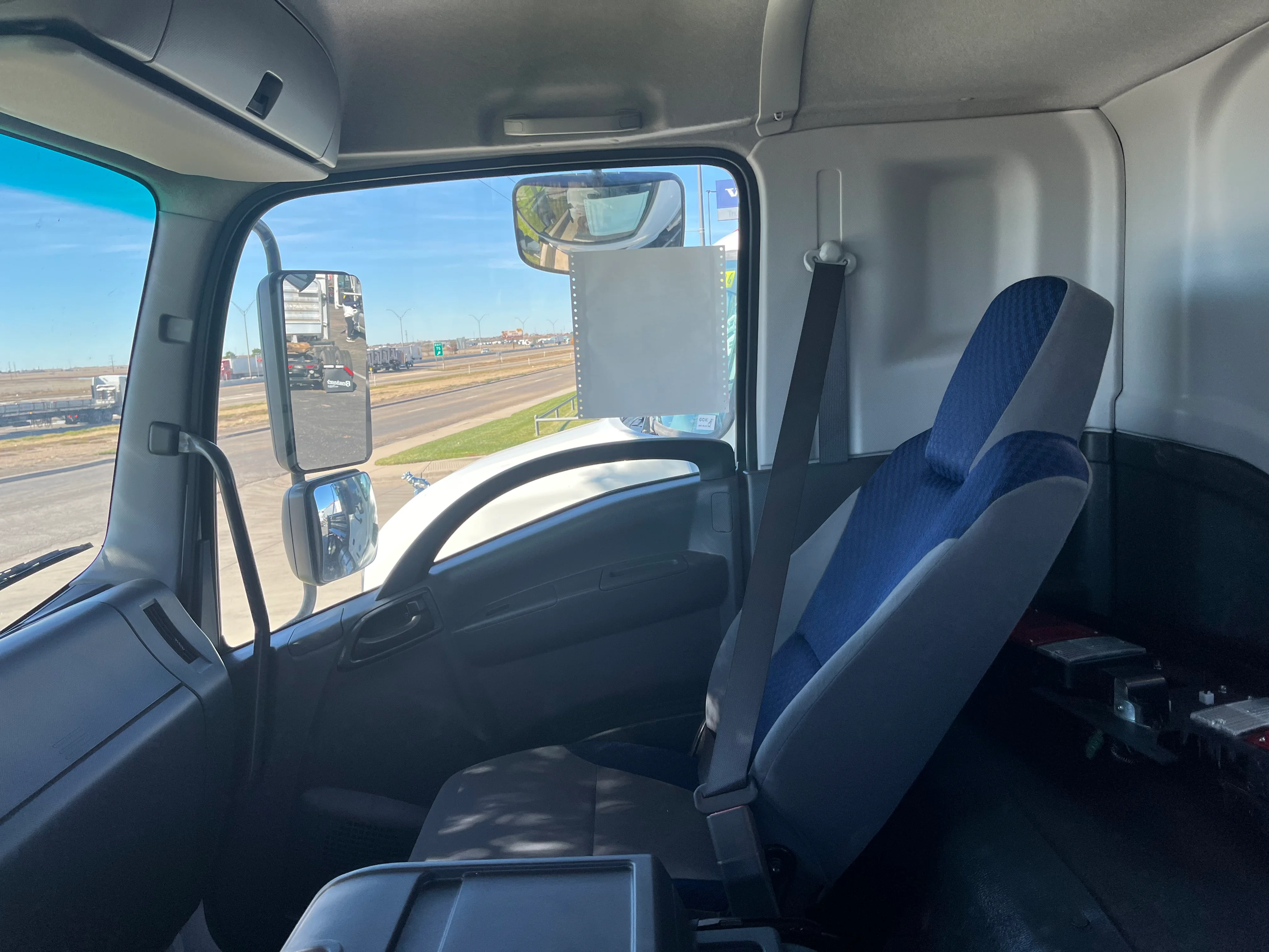2025 Isuzu FTR in Amarillo, TX — photo 11