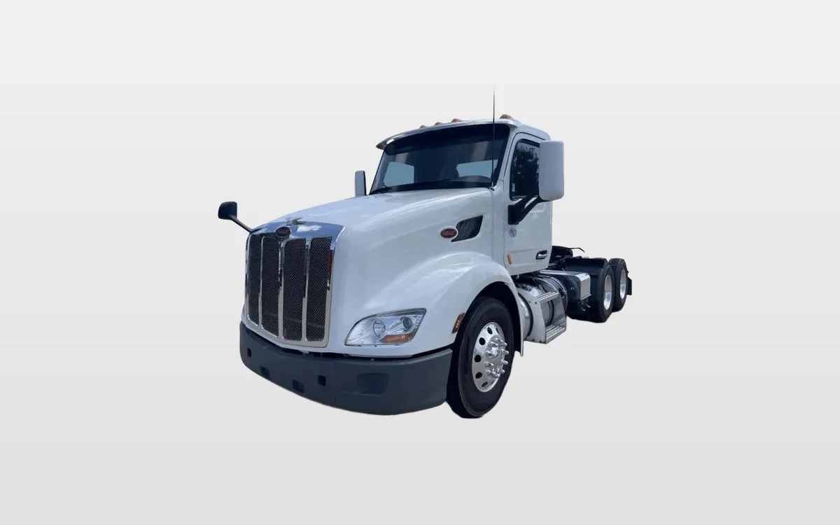 2021 Peterbilt 579 - image 1