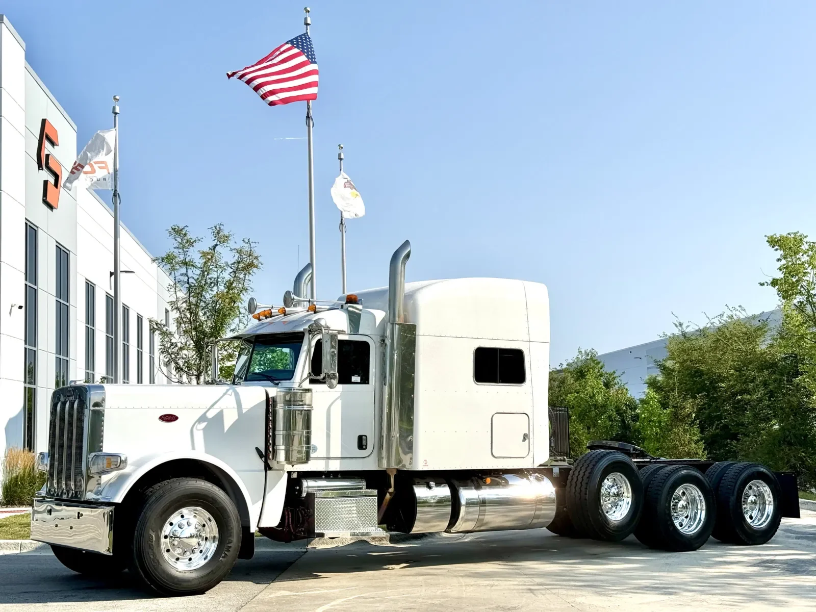 2022 Peterbilt 389