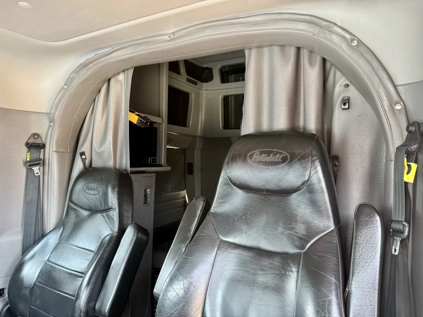 2022 Peterbilt 389 in New Lenox, IL — photo 20