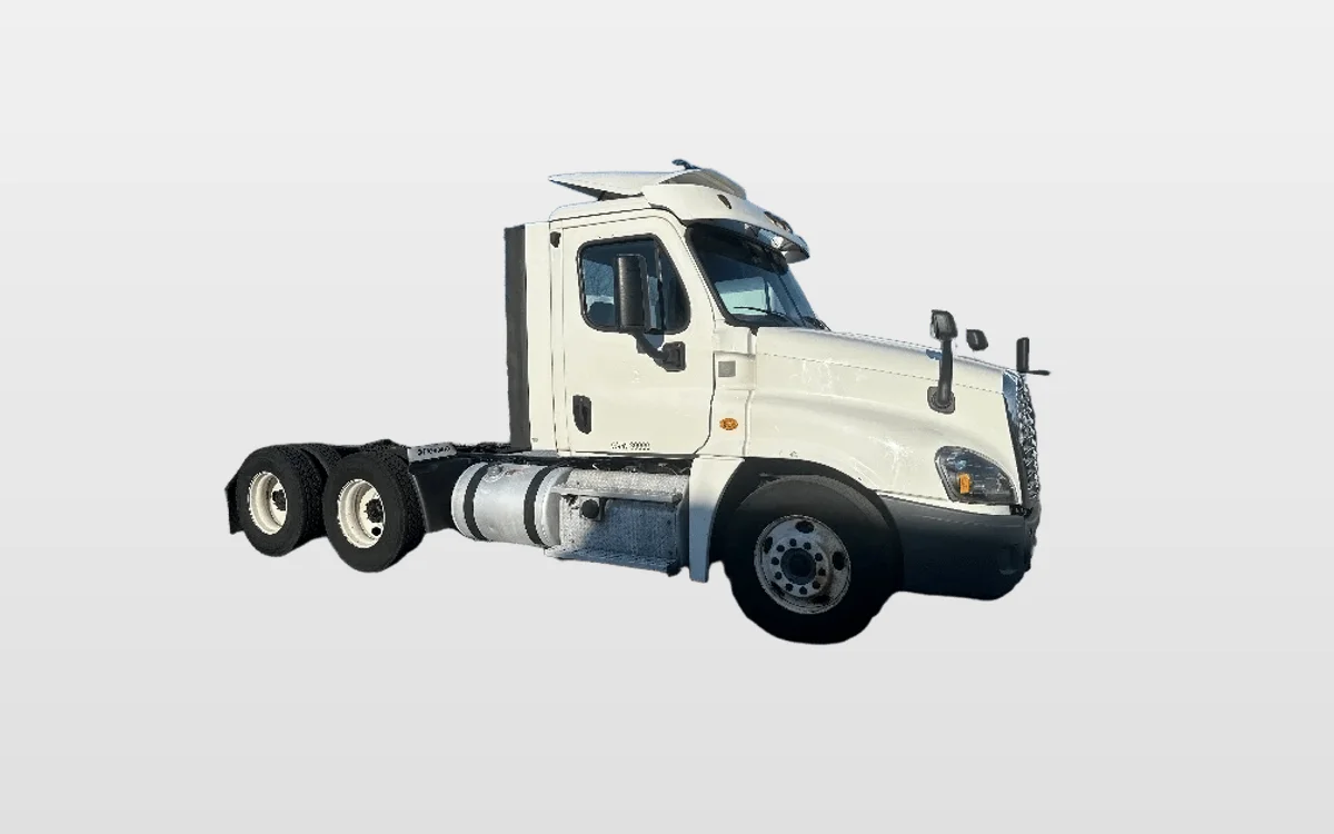 2018 Freightliner Cascadia - image 1