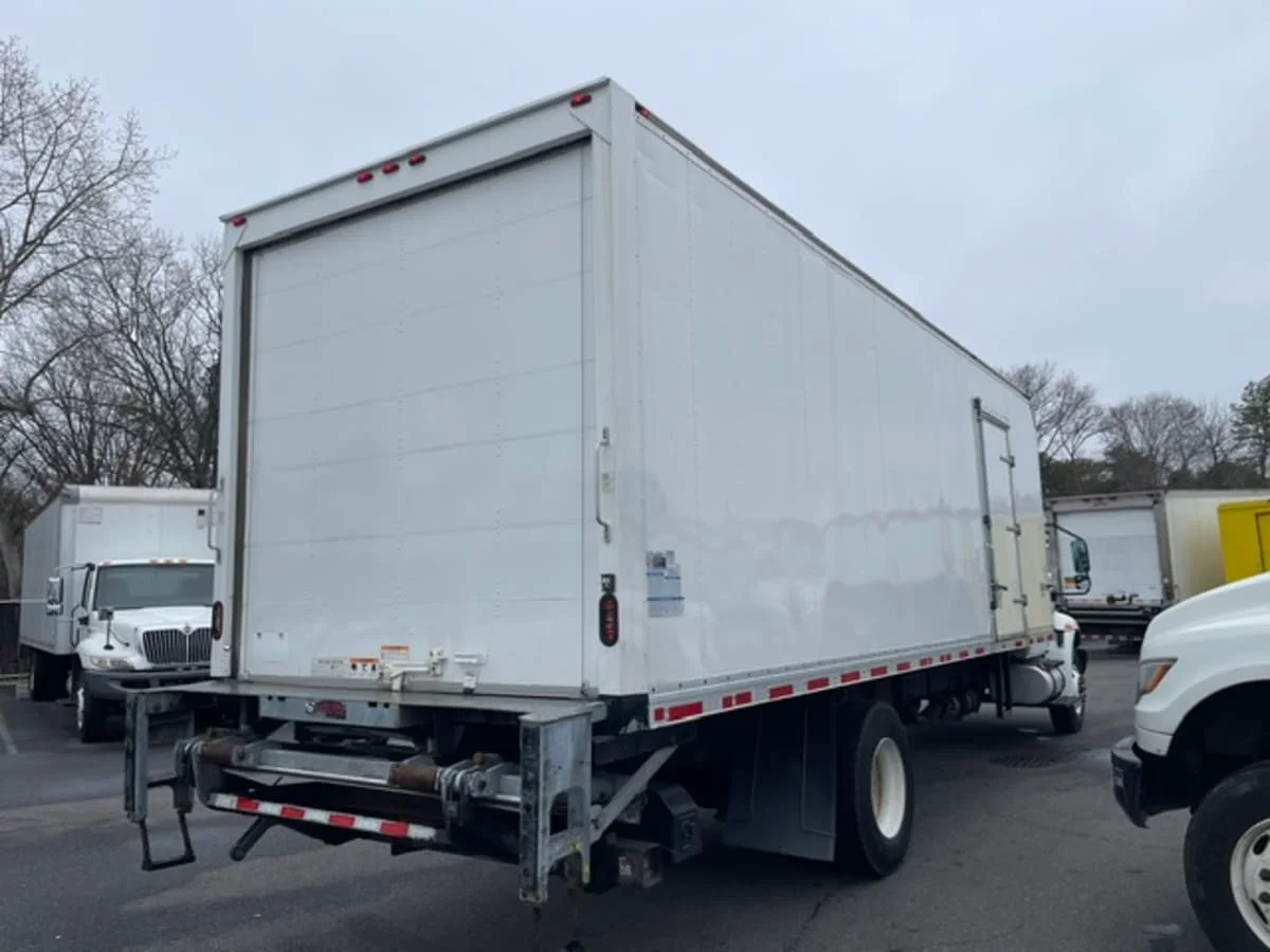 2020 International MV - image 4