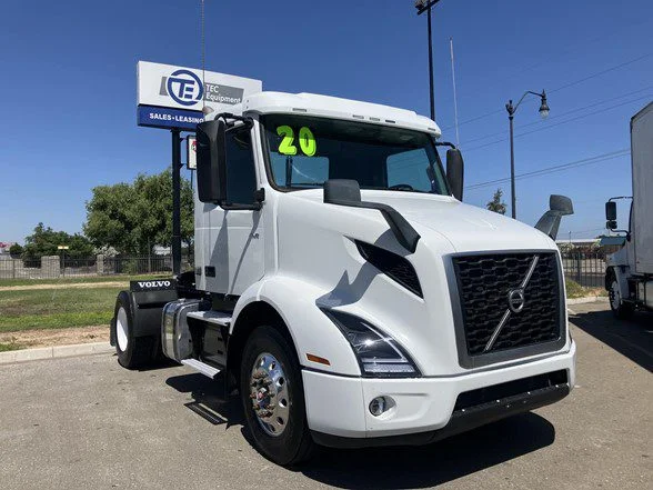 2020 Volvo VNR 660