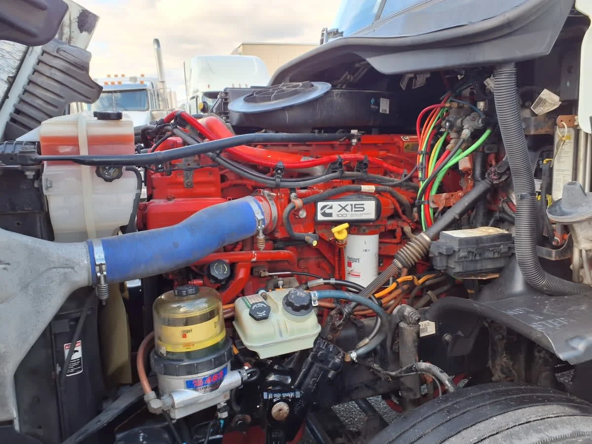 2020 Freightliner Cascadia - image 9