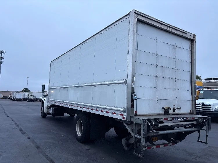 2019 Freightliner eM2 in West Babylon, NY — photo 6