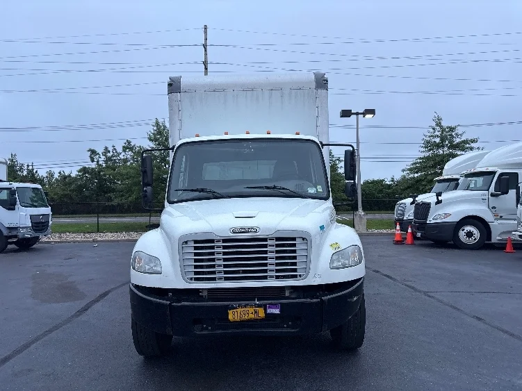 2019 Freightliner eM2 in West Babylon, NY — photo 2