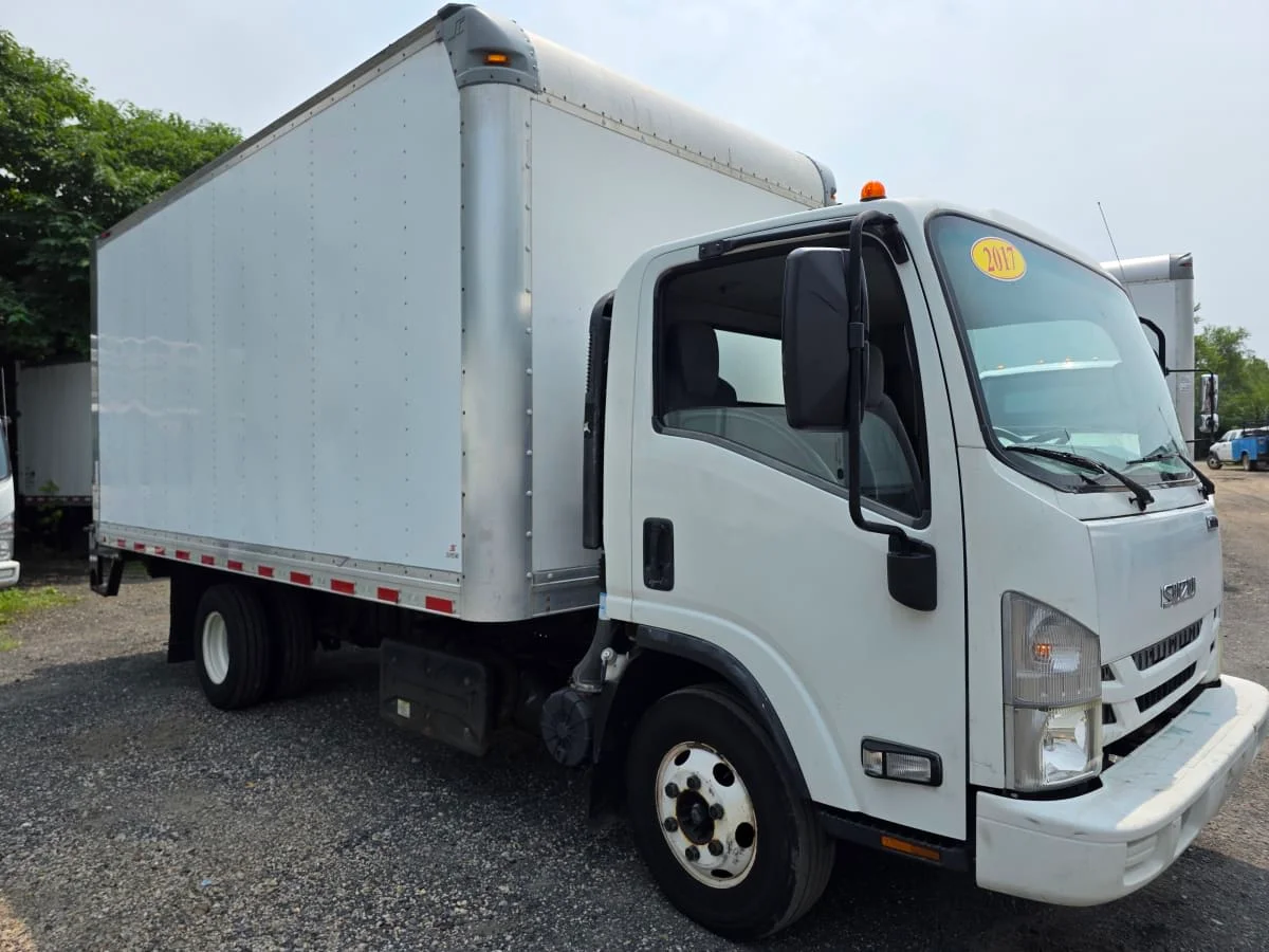 2017 Isuzu NPR - image 3