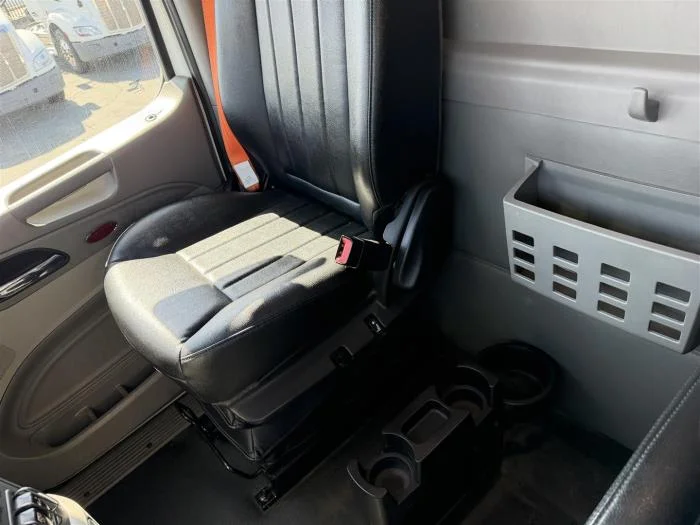 2021 Peterbilt 567 — photo 20