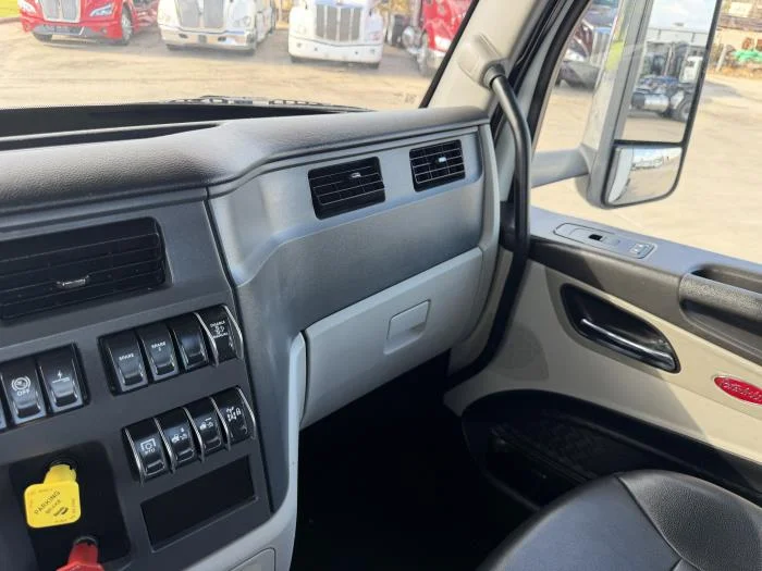 2024 Peterbilt 567 — photo 29