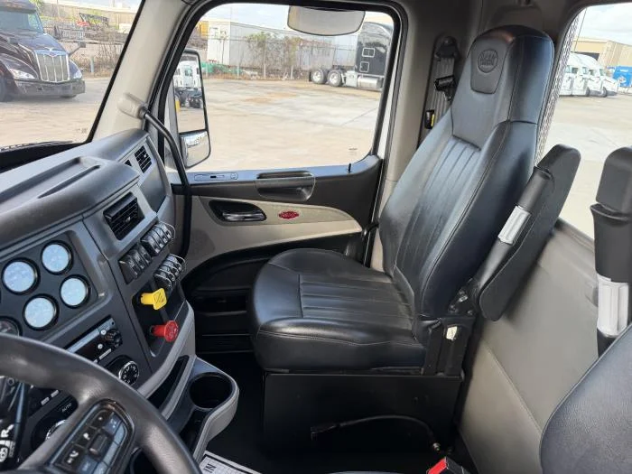2024 Peterbilt 567 — photo 26