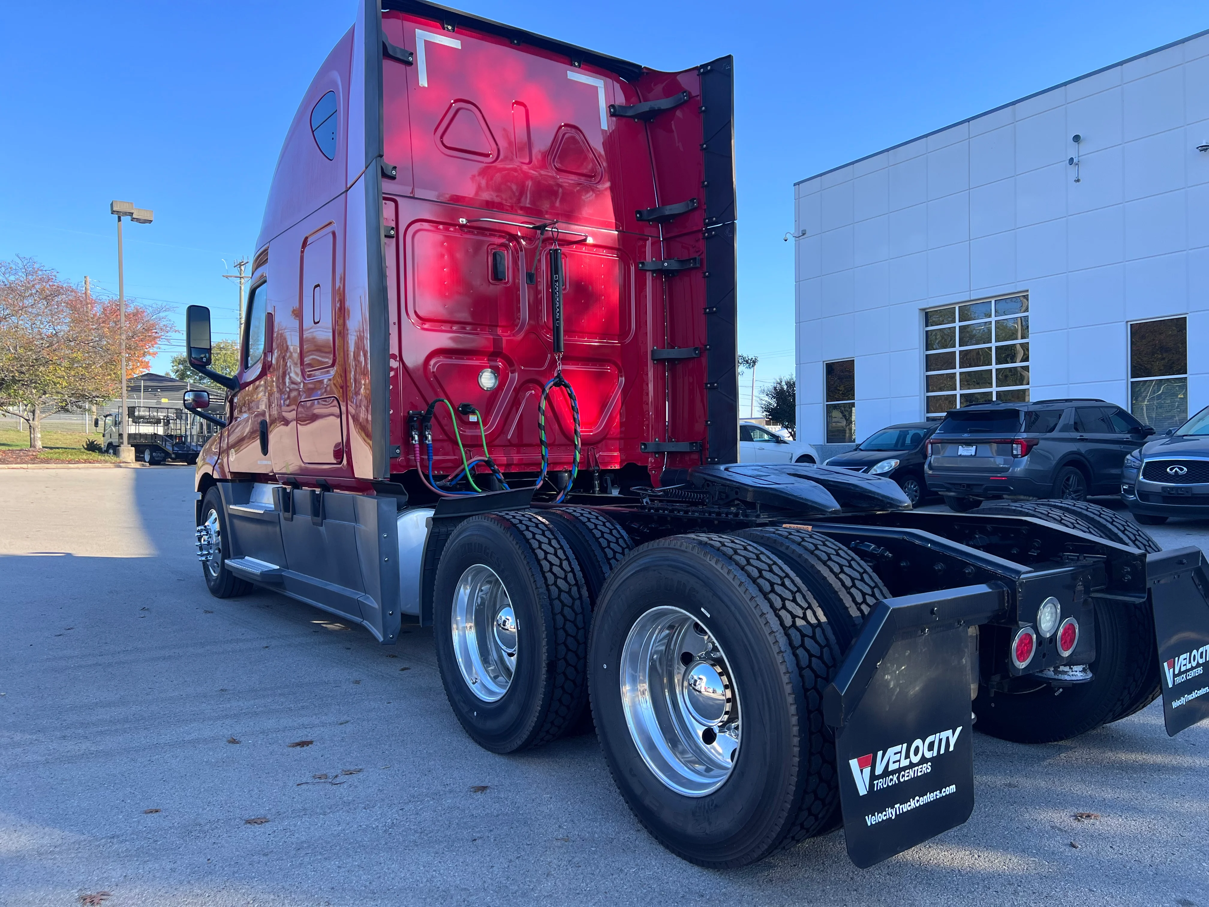 2020 Freightliner Cascadia in Nashville Isuzu, TN — photo 3