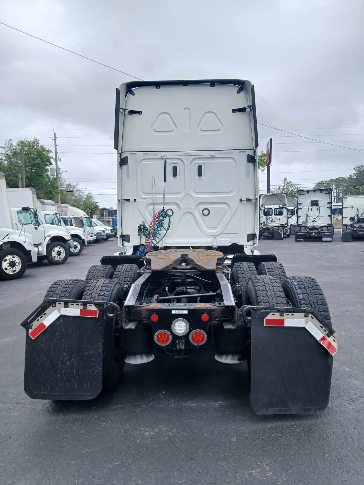 2021 Freightliner Cascadia - image 5