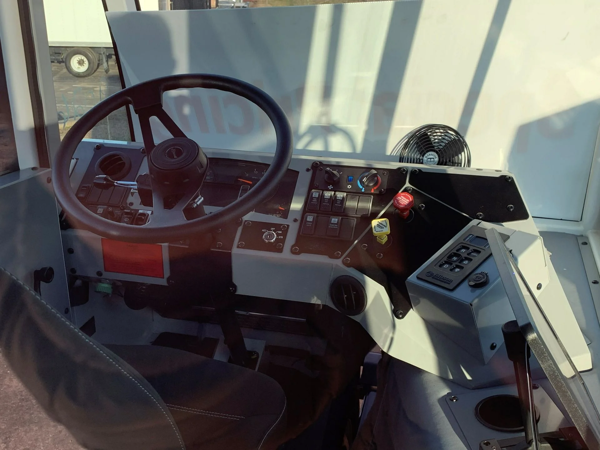 2027 Autocar in La Vergne, TN — photo 3