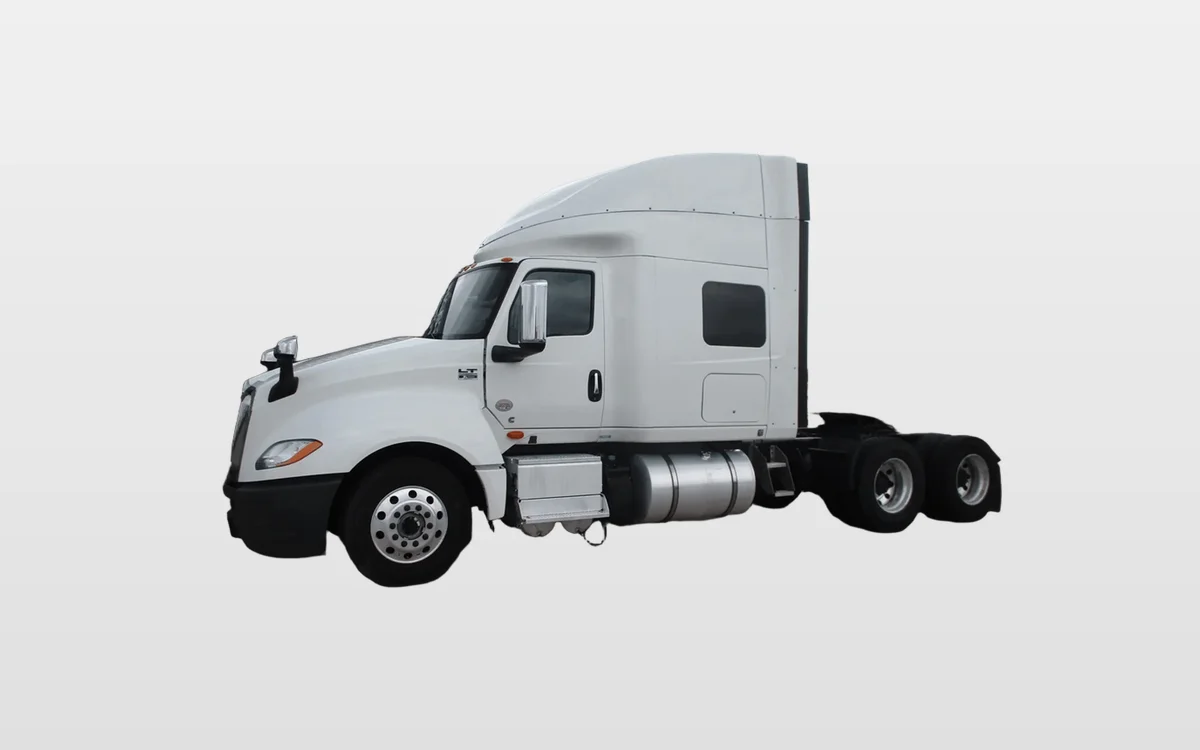 2022 International LT - image 1