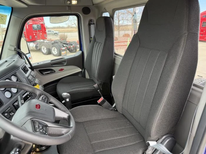 2026 Peterbilt 567 — photo 9