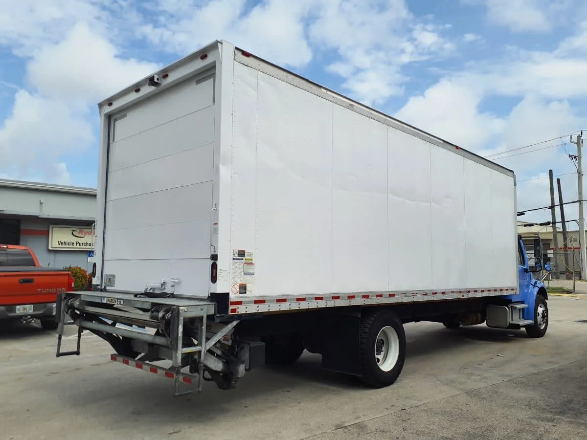 2020 Freightliner M2 106 in Miami, FL — photo 4