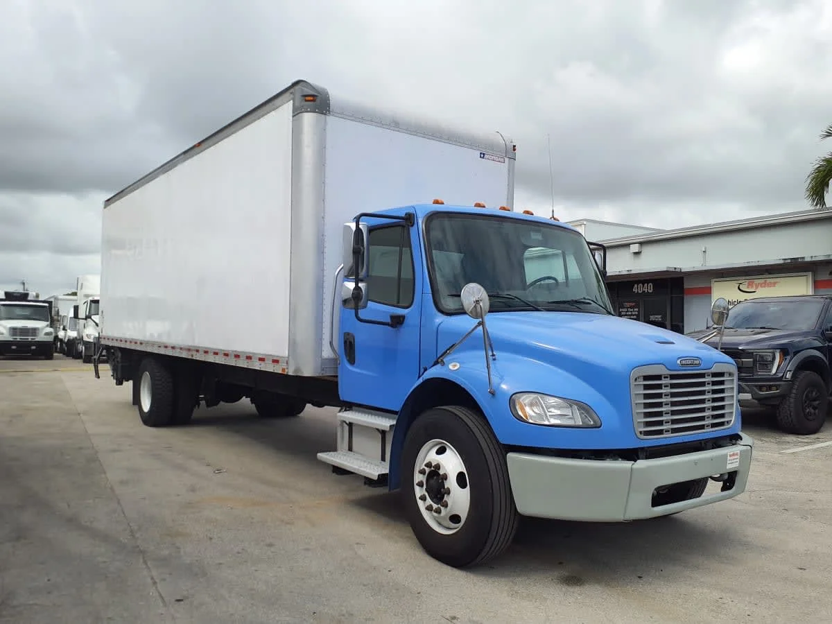 2020 Freightliner M2 106 in Miami, FL — photo 3